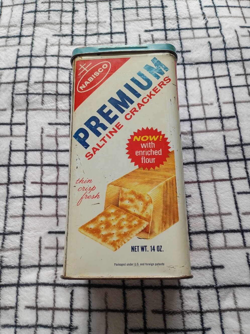 Vintage 1960s Nabisco Premium Saltine Crackers Metal Tin HAS DAMAGED DUE TO AGE